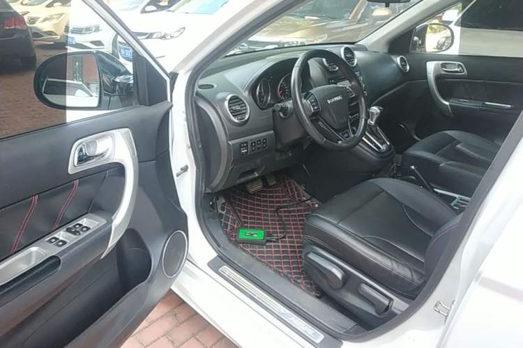 Used Haval H6 2017 Classic Edition 1.5T Automatic Two-Wheel Drive Urban Model Driver Seat