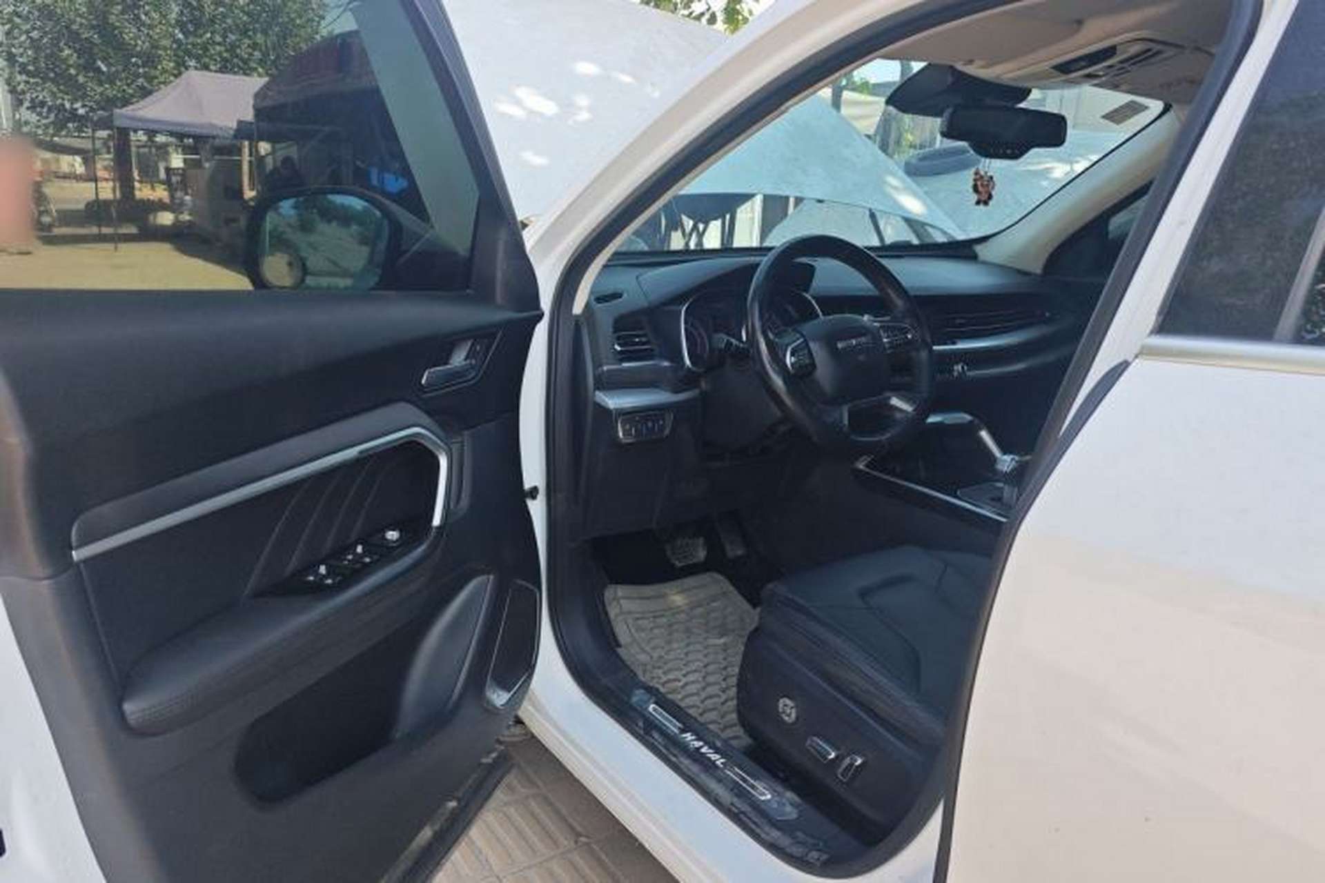 Used Haval H6 2017 Red Label 2.0T Automatic Two-Wheel Drive ZhiShang Model Driver Seat