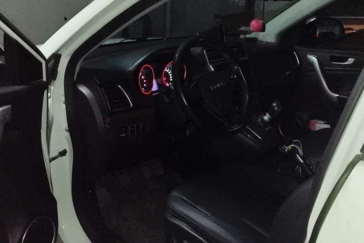 Used Haval H6 2017 Red-Label Sport Edition 1.5T Manual Two-Wheel Drive Elite Model Driver Seat