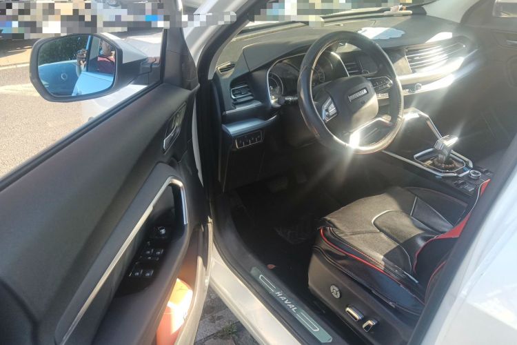Used Haval H6 2017 Red Label 2.0T Automatic Two-Wheel Drive ZhiShang Model Driver Seat
