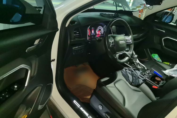 Used Haval H6 2017 Blue Label 1.5T Automatic Two-Wheel Drive ZhiShang Model Driver Seat