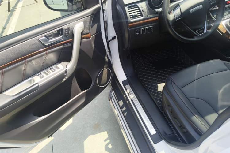 Used Haval H6 2017 Red-Label Sport Edition 1.5T Manual Two-Wheel Drive Elite Model Driver Seat
