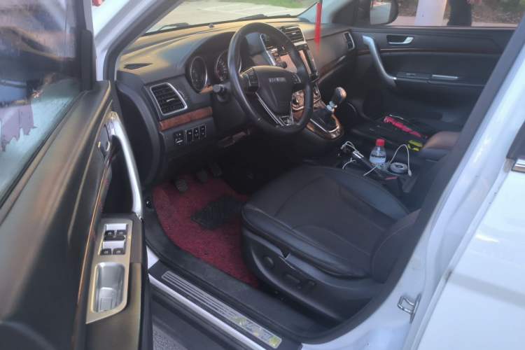 Used Haval H6 2017 Red-Label Sport Edition 1.5T Manual Two-Wheel Drive Elite Model Driver Seat