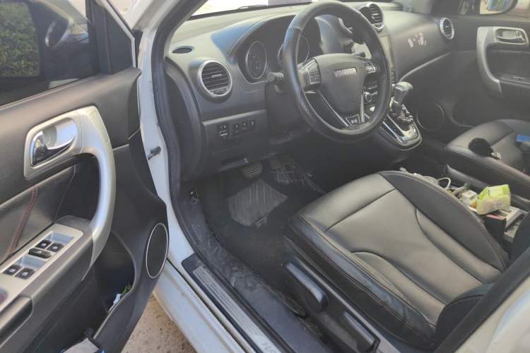 Used Haval H6 2017 Classic Edition 1.5T Automatic Two-Wheel Drive Urban Model Driver Seat