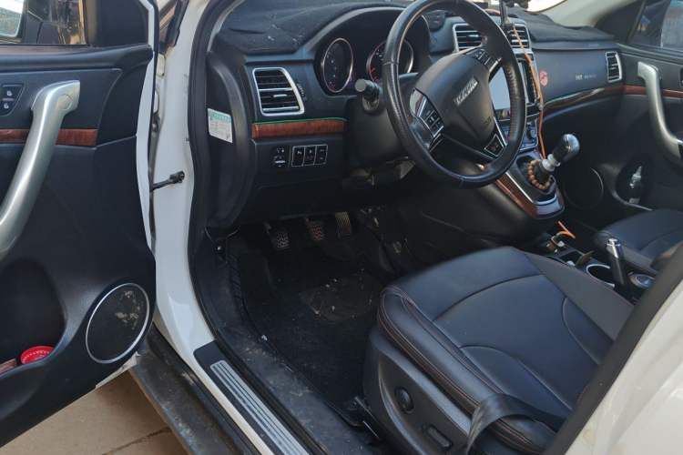 Used Haval H6 2017 Red-Label Sport Edition 1.5T Manual Two-Wheel Drive Elite Model Driver Seat