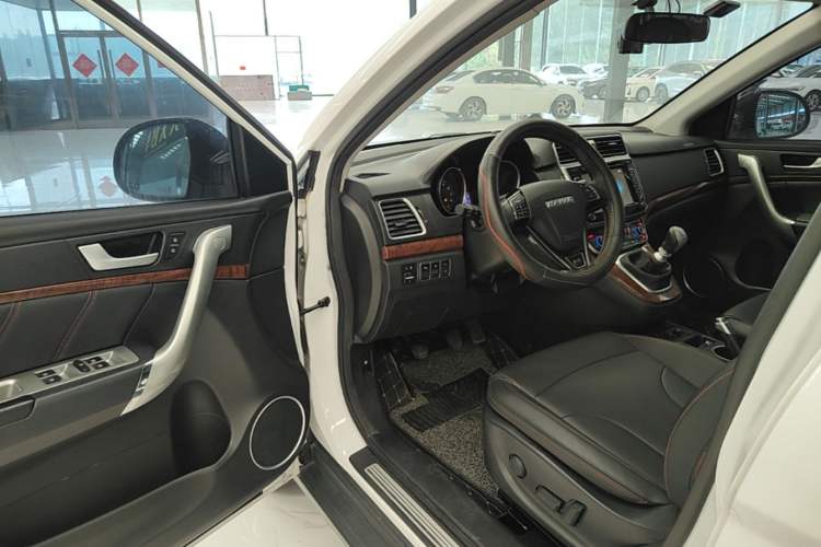 Used Haval H6 2017 Red-Label Sport Edition 1.5T Manual Two-Wheel Drive Elite Model Driver Seat