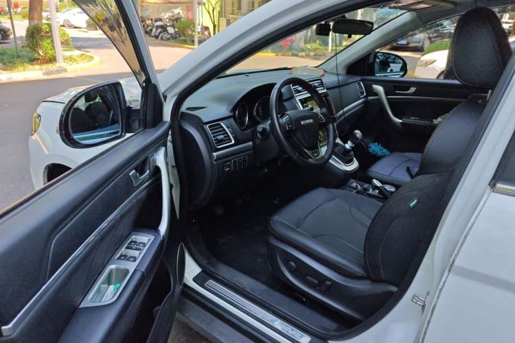 Used Haval H6 2017 Blue Label Sport Edition 1.5T Manual Two-Wheel Drive Elite Model Driver Seat