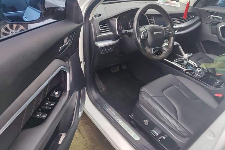 Used Haval H6 2017 Blue Label 2.0T Automatic Two-Wheel Drive Smart Edition Driver Seat