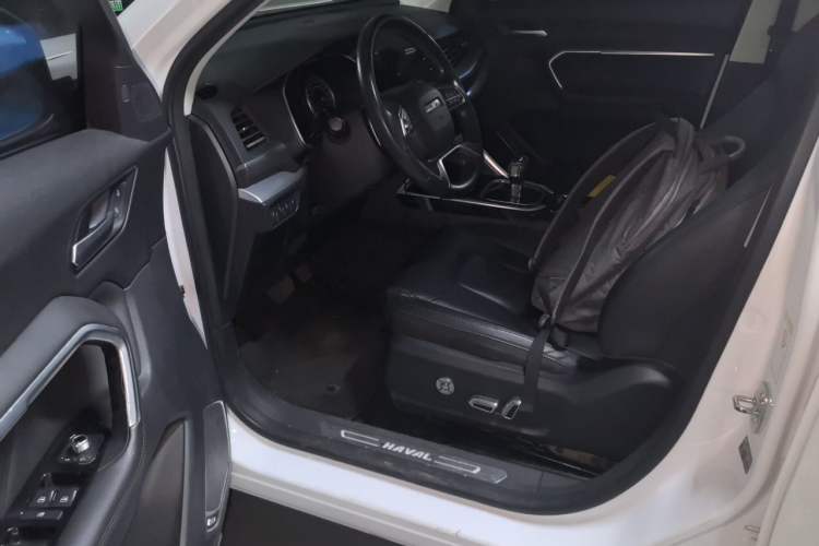 Used Haval H6 2017 Blue Label 2.0T Automatic Two-Wheel Drive Smart Edition Driver Seat