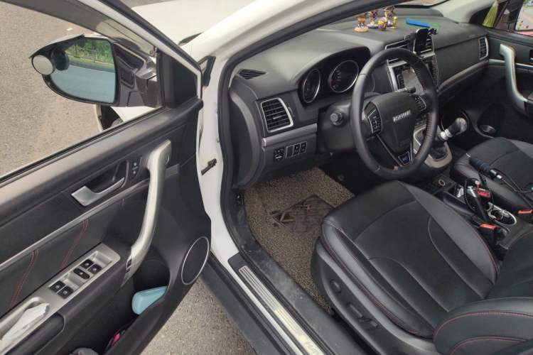 Used Haval H6 2017 Blue Label Sport Edition 1.5T Manual Two-Wheel Drive Elite Model Driver Seat