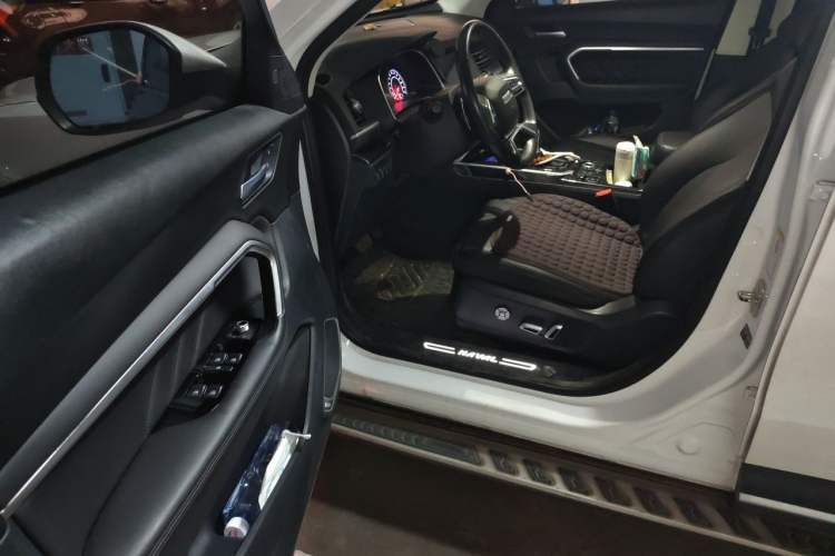 Used Haval H6 2017 Blue Label 1.5T Automatic Two-Wheel Drive ZhiShang Model Driver Seat