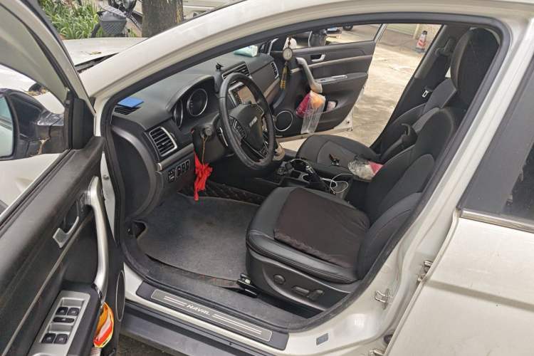 Used Haval H6 2017 Red-Label Sport Edition 1.5T Automatic Two-Wheel Drive Luxury Model Driver Seat