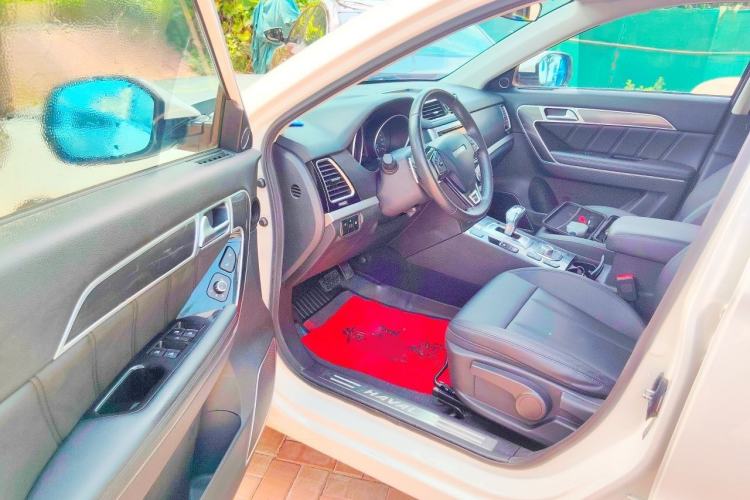 Used Haval H6 2017 Red Label 2.0T Automatic Two-Wheel Drive ZhiShang Model Driver Seat
