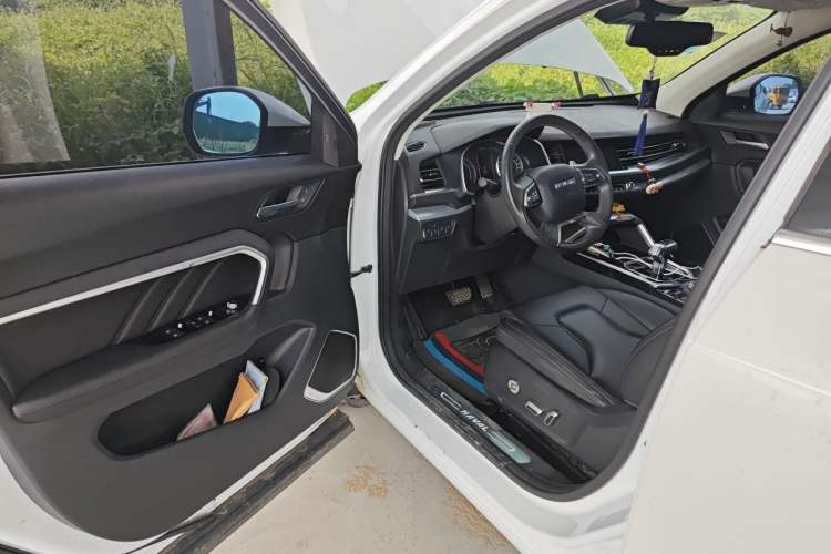 Used Haval H6 2017 Blue Label 2.0T Automatic Two-Wheel Drive Smart Edition Driver Seat