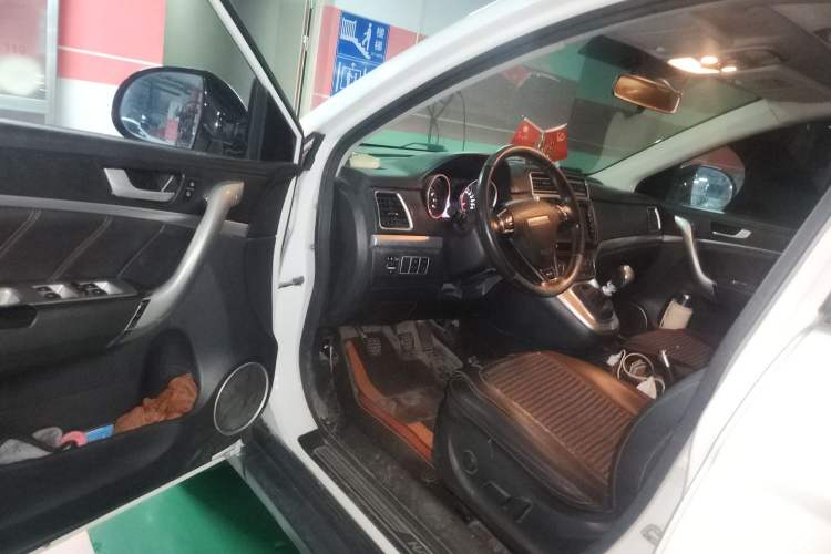 Used Haval H6 2017 Blue Label Sport Edition 1.5T Manual Two-Wheel Drive Elite Model Driver Seat