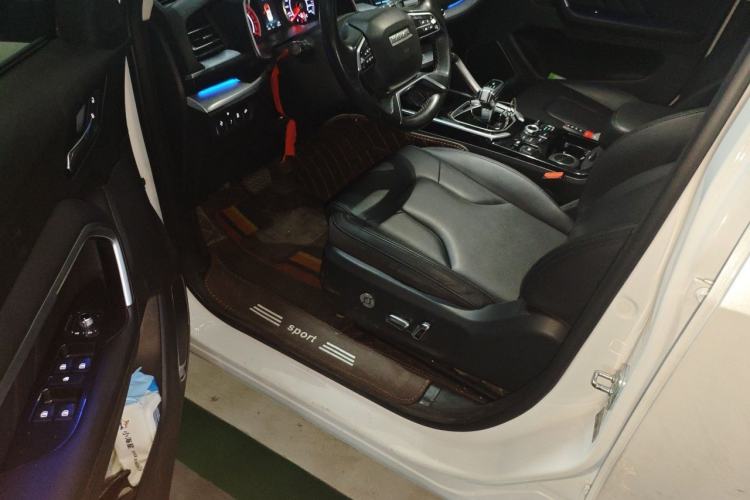 Used Haval H6 2017 Blue Label 2.0T Automatic Two-Wheel Drive Smart Edition Driver Seat