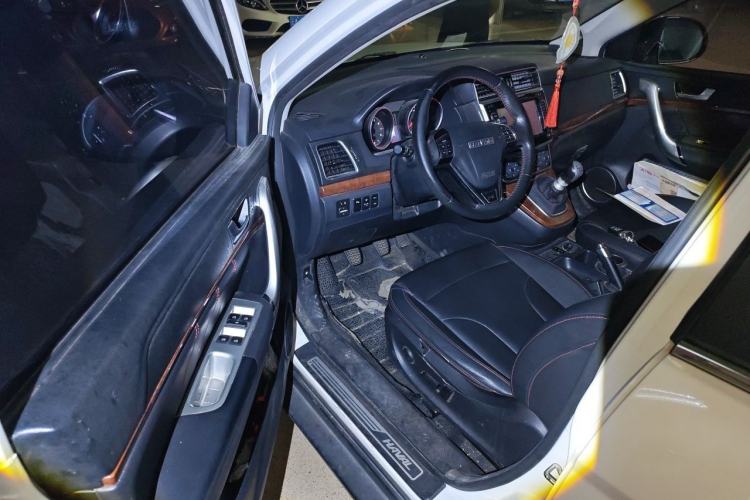 Used Haval H6 2017 Red-Label Sport Edition 1.5T Manual Two-Wheel Drive Elite Model Driver Seat
