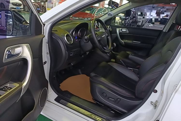 Used Haval H6 2017 Classic Edition 1.5T Manual Two-Wheel Drive Elite Model Driver Seat