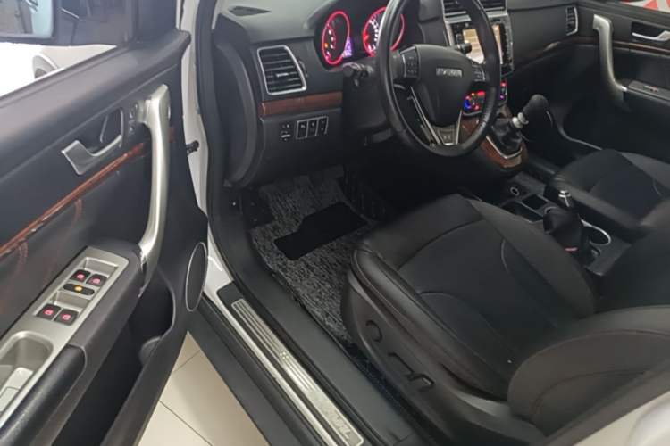 Used Haval H6 2017 Red-Label Sport Edition 1.5T Manual Two-Wheel Drive Elite Model Driver Seat