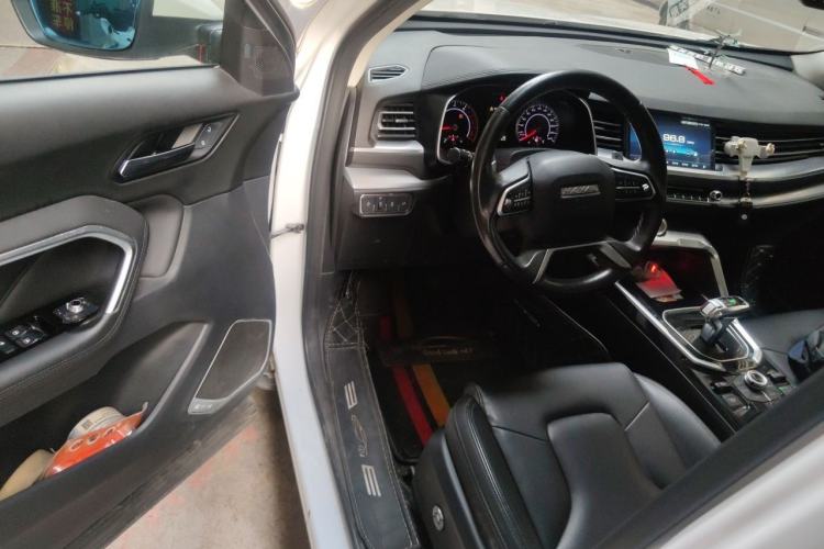Used Haval H6 2017 Red Label 2.0T Automatic Two-Wheel Drive ZhiShang Model Driver Seat