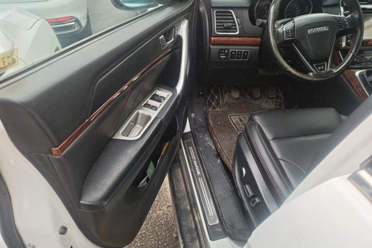 Used Haval H6 2017 Red-Label Sport Edition 1.5T Manual Two-Wheel Drive Prestige Model Driver Seat