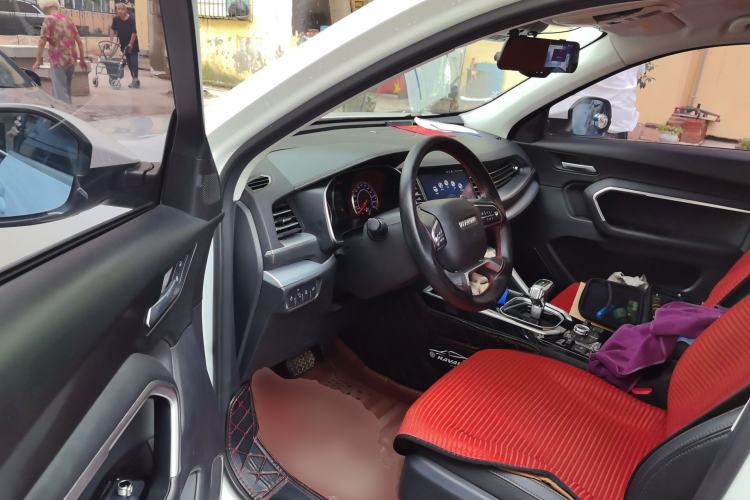 Used Haval H6 2017 Red Label 2.0T Automatic Two-Wheel Drive ZhiShang Model Driver Seat