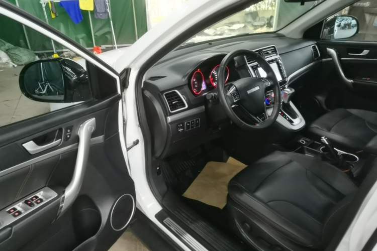 Used Haval H6 2017 Red-Label Sport Edition 1.5T Automatic Two-Wheel Drive Luxury Model Driver Seat