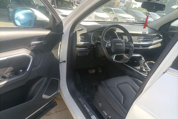 Used Haval H6 2017 Blue Label 1.5T Automatic Two-Wheel Drive ZhiShang Model Driver Seat