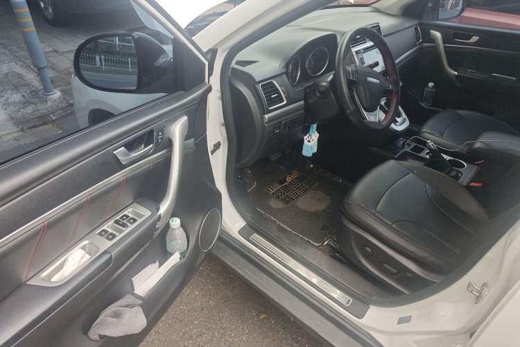 Used Haval H6 2017 Revised Red-Label Sport Version 1.5T Automatic Two-Wheel Drive Premium Edition Driver Seat