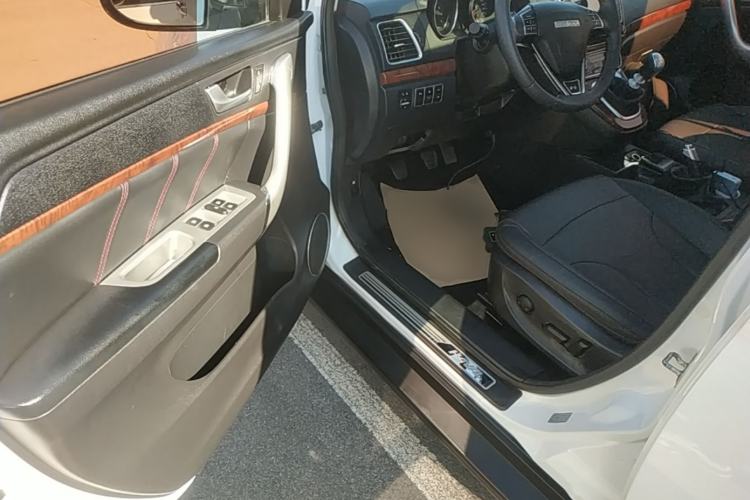 Used Haval H6 2017 Red-Label Sport Edition 1.5T Manual Two-Wheel Drive Elite Model Driver Seat