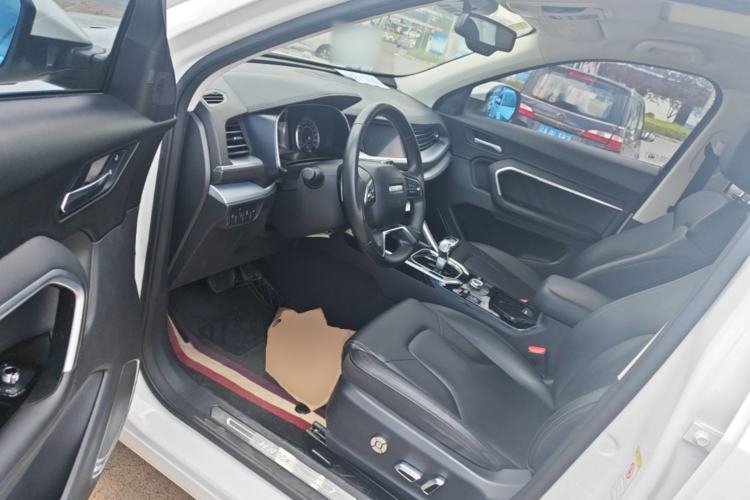Used Haval H6 2017 Blue Label 2.0T Automatic Two-Wheel Drive Smart Edition Driver Seat