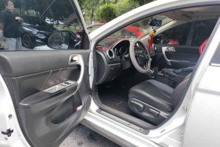 Used Haval H6 2017 Classic Edition 1.5T Automatic Two-Wheel Drive Urban Model Driver Seat