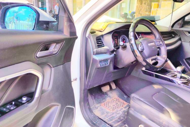 Used Haval H6 2017 Blue Label 2.0T Automatic Two-Wheel Drive Smart Edition Driver Seat
