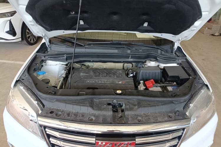 Used Haval H6 2017 Red-Label Sport Edition 1.5T Manual Two-Wheel Drive Elite Model Engine Bay