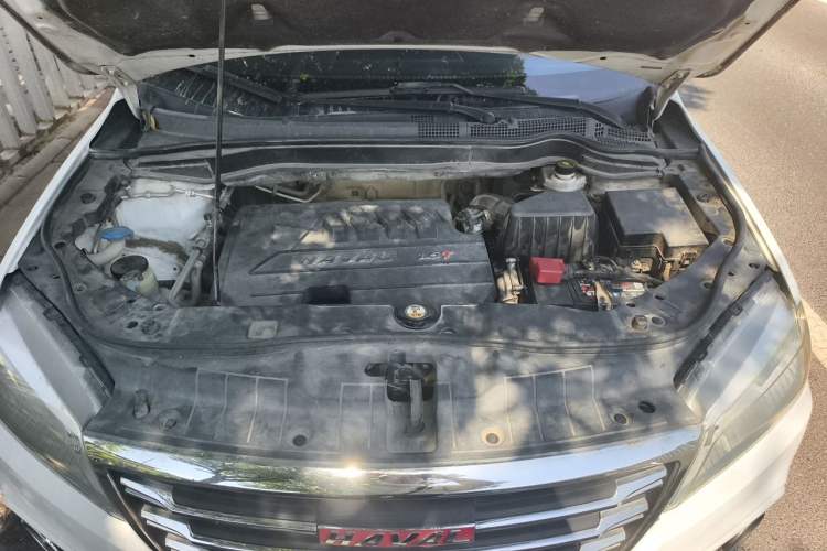 Used Haval H6 2017 Red-Label Sport Edition 1.5T Manual Two-Wheel Drive Elite Model Engine Bay