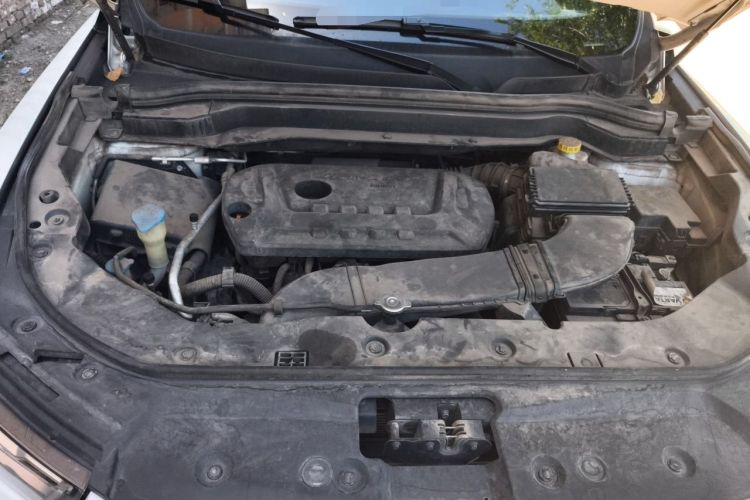 Used Haval H6 2017 Red Label 2.0T Automatic Two-Wheel Drive ZhiShang Model Engine Bay