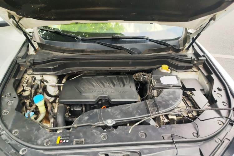 Used Haval H6 2017 Blue Label 1.5T Automatic Two-Wheel Drive ZhiShang Model Engine Bay