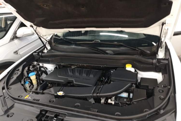 Used Haval H6 2017 Blue Label 1.5T Automatic Two-Wheel Drive ZhiShang Model Engine Bay