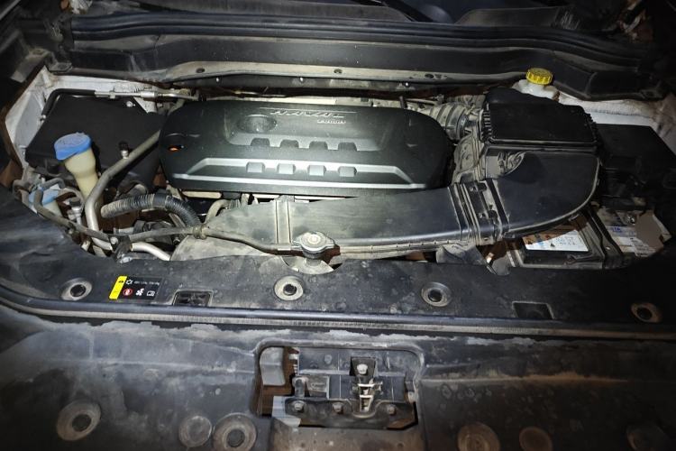 Used Haval H6 2017 Red Label 2.0T Automatic Two-Wheel Drive ZhiShang Model Engine Bay