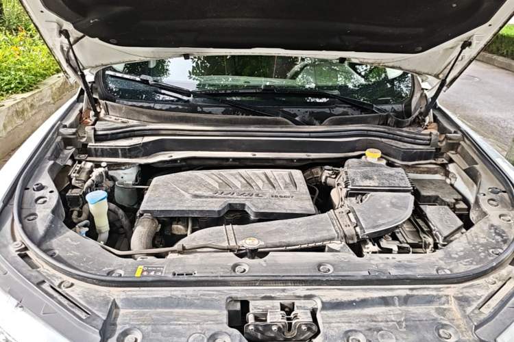 Used Haval H6 2017 Blue Label 1.5T Automatic Two-Wheel Drive ZhiShang Model Engine Bay