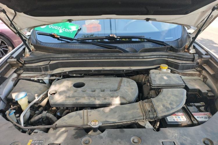 Used Haval H6 2017 Red Label 2.0T Automatic Two-Wheel Drive ZhiShang Model Engine Bay