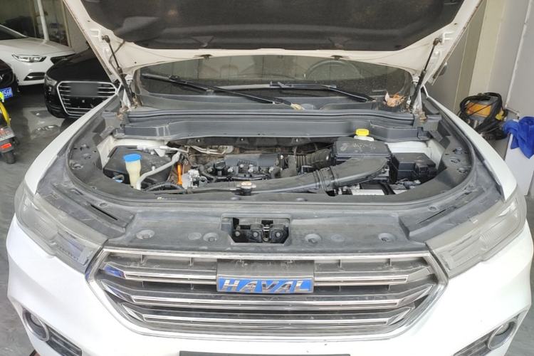 Used Haval H6 2017 Blue Label 2.0T Automatic Two-Wheel Drive Smart Edition Engine Bay