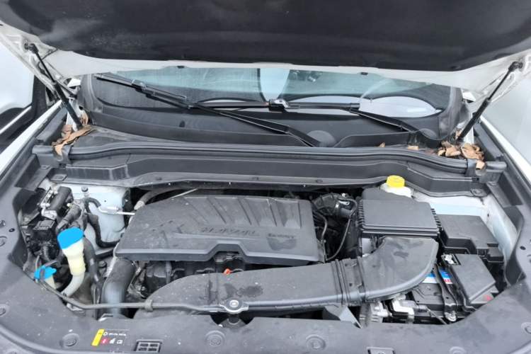 Used Haval H6 2017 Blue Label 1.5T Automatic Two-Wheel Drive ZhiShang Model Engine Bay