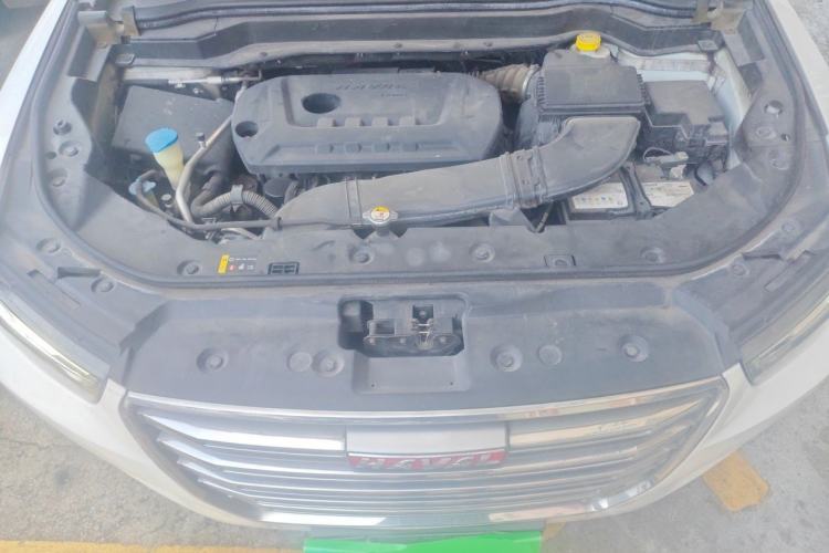 Used Haval H6 2017 Red Label 2.0T Automatic Two-Wheel Drive ZhiShang Model Engine Bay