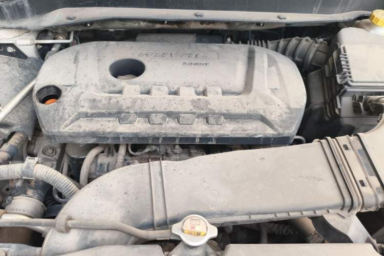 Used Haval H6 2017 Red Label 2.0T Automatic Two-Wheel Drive ZhiShang Model Engine Bay