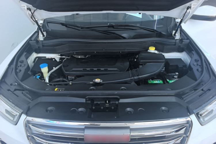 Used Haval H6 2017 Red Label 2.0T Automatic Two-Wheel Drive ZhiShang Model Engine Bay