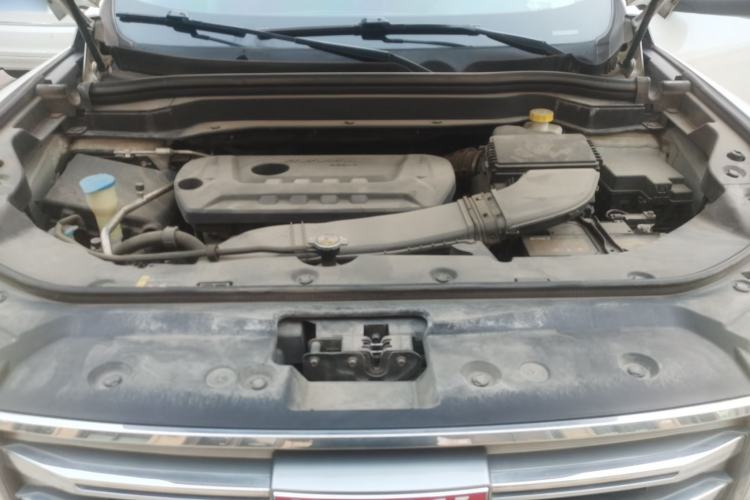 Used Haval H6 2017 Red Label 2.0T Automatic Two-Wheel Drive ZhiShang Model Engine Bay