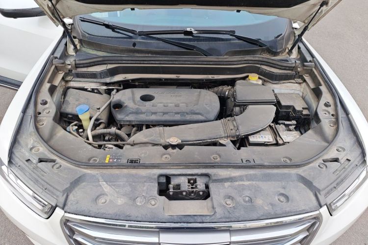 Used Haval H6 2017 Red Label 2.0T Automatic Two-Wheel Drive ZhiShang Model Engine Bay