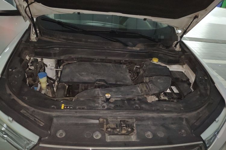 Used Haval H6 2017 Blue Label 1.5T Automatic Two-Wheel Drive ZhiShang Model Engine Bay