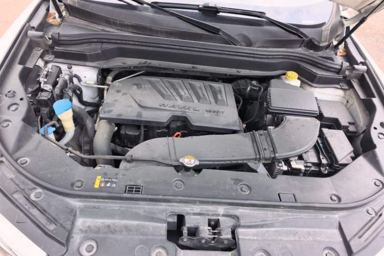 Used Haval H6 2017 Blue Label 1.5T Automatic Two-Wheel Drive ZhiShang Model Engine Bay